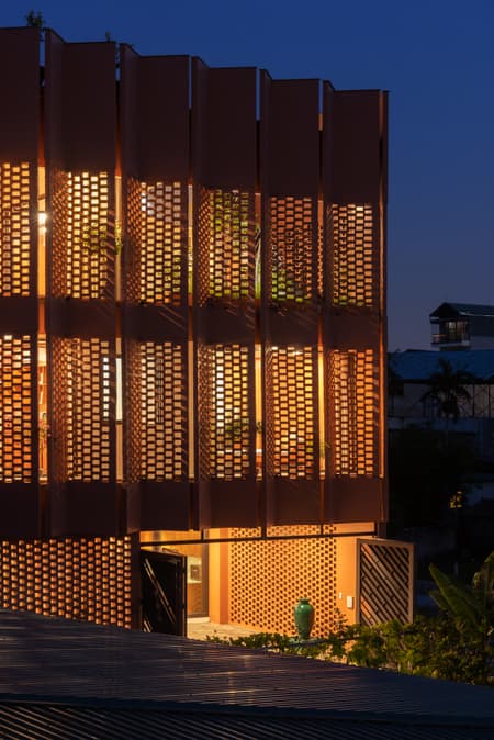 CUBE (Creative Usage of Bricks & Earth)